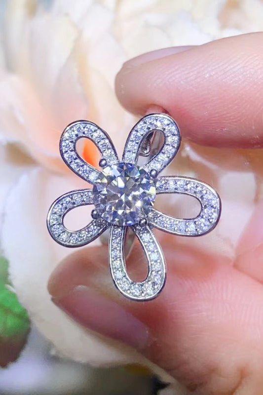 Moissanite Flower-Shape Open Ring (1 Carat)