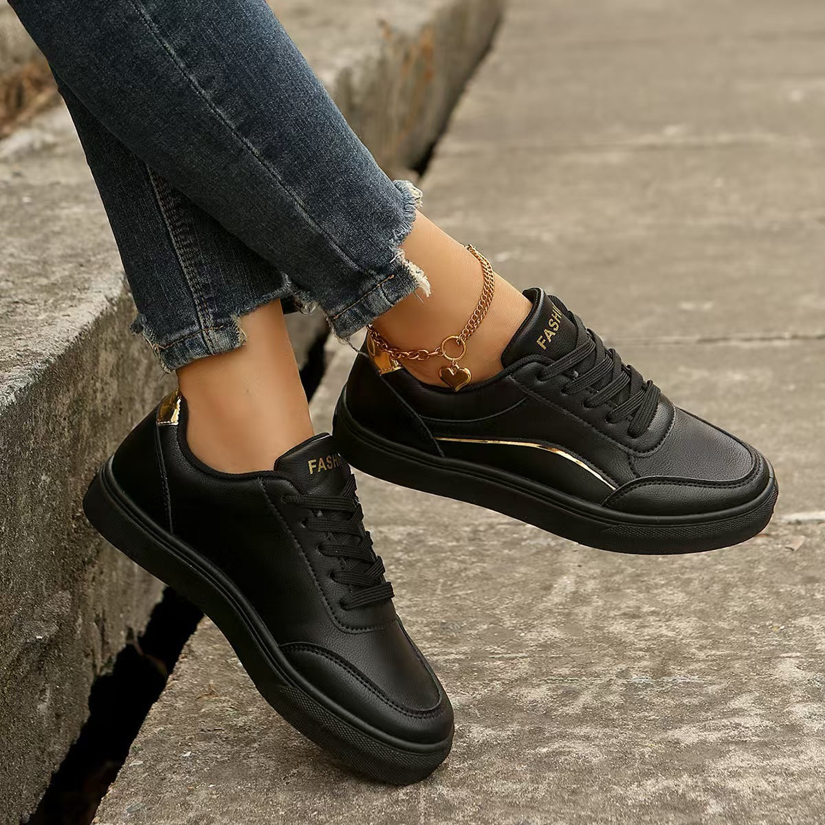 Vegan Leather Fashion Round Toe Flat Sneakers